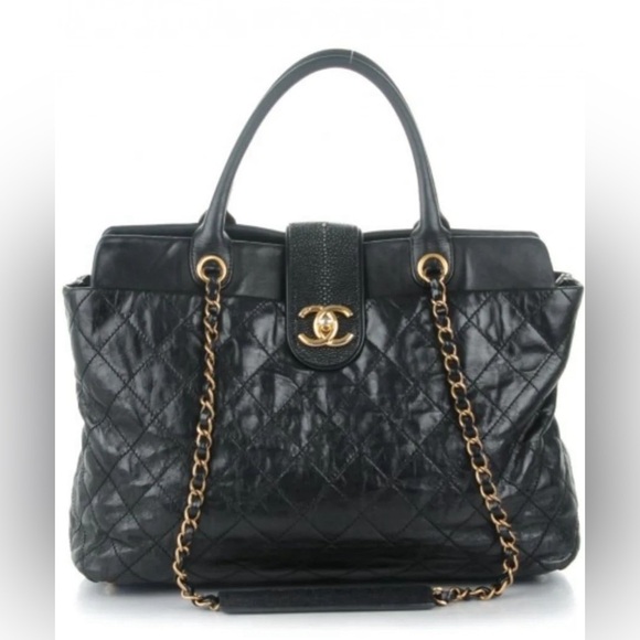 CHANEL Handbags - Chanel Stingray Glazed Calfskin Bindi Tote Bag